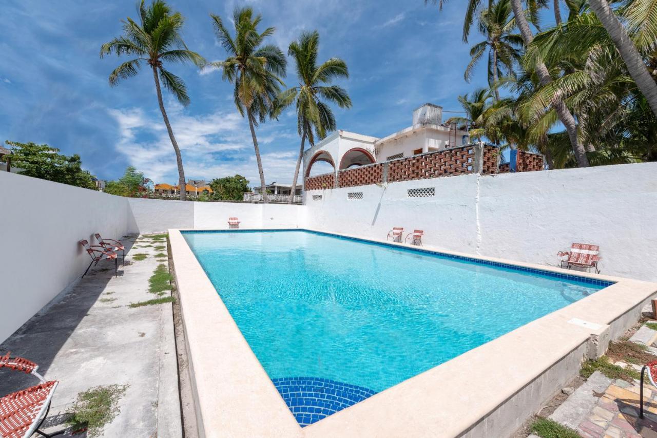 Oyo Hotel Las Palmas Cuyutlan Manzanillo Zewnętrze zdjęcie