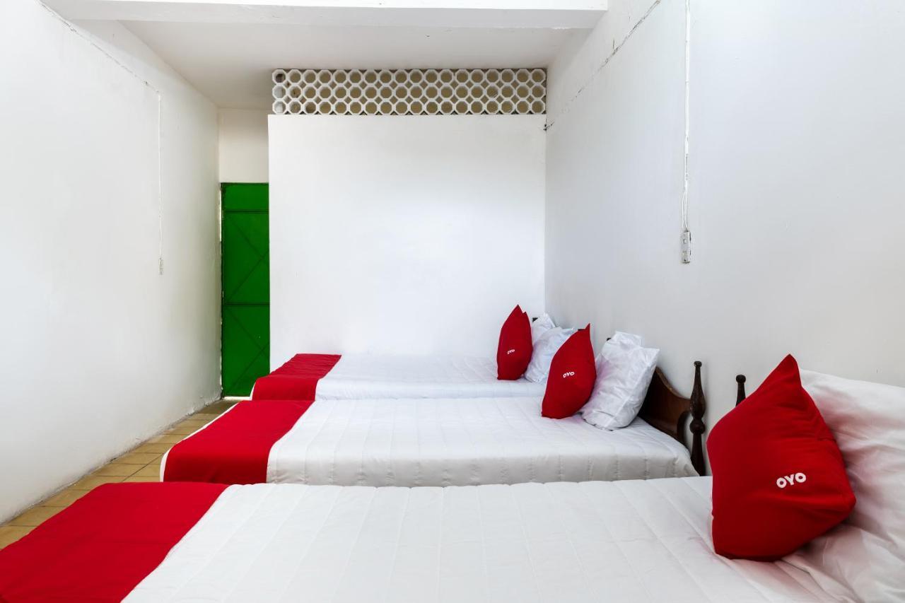 Oyo Hotel Las Palmas Cuyutlan Manzanillo Zewnętrze zdjęcie