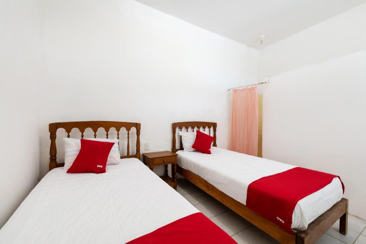 Oyo Hotel Las Palmas Cuyutlan Manzanillo Zewnętrze zdjęcie