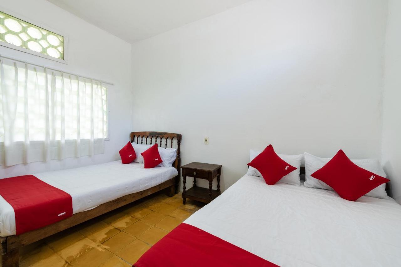 Oyo Hotel Las Palmas Cuyutlan Manzanillo Zewnętrze zdjęcie